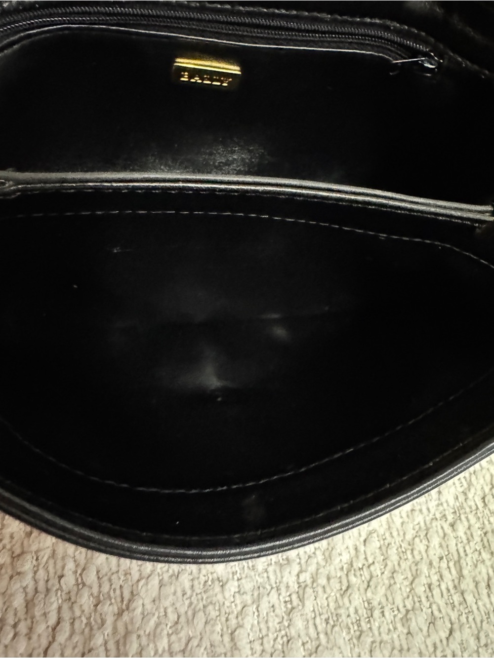 Bally Vintage Black Leather Crossbody Foldover Three Pockets Late 80s-mid 90s - Picture 9 of 16